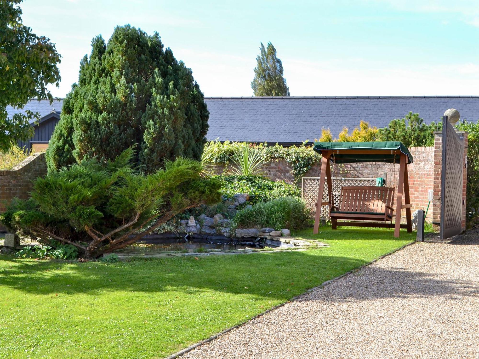 Lake House Cottage Finchingfield Экстерьер фото